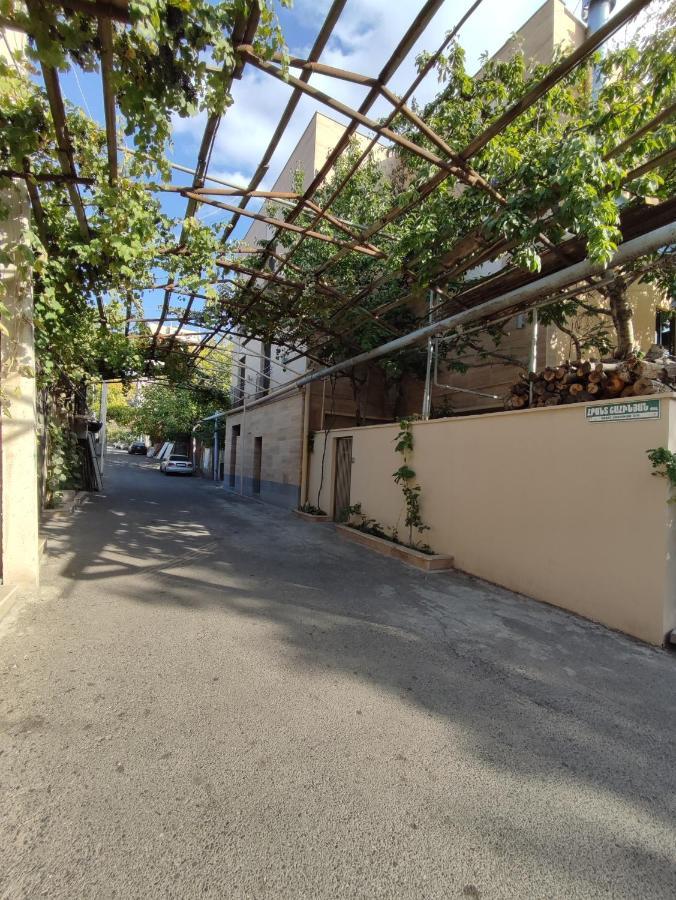 Hotelise I Blue-Poppy Apartment Ereván Exterior foto